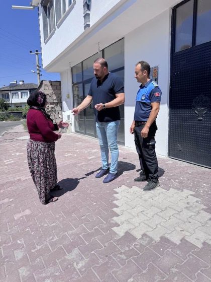 Yolda Bulduğu Parayı Teslim Eden Hatice Öncül’e Teşekkür